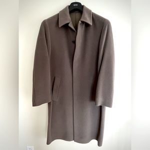 Hugo Boss men’s medium wool coat.